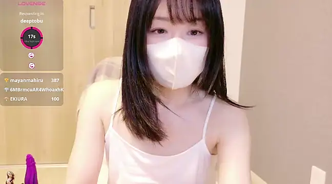 Snapshot of IORio2 chatting on 03/17/25, 08:51 IORio2 online show from 03/17/25, 08:51