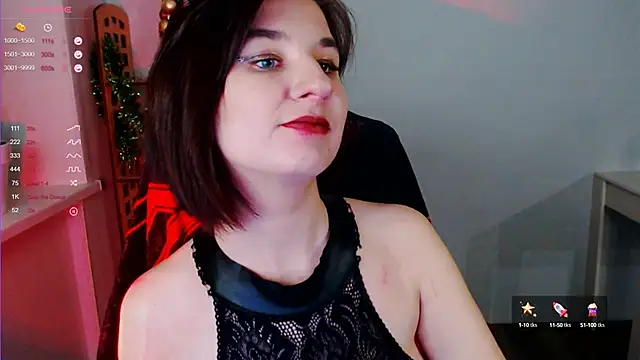 Snapshot of Goddess_Sophie chatting on 12/28/24, 02:10 Goddess Sophie online show from 12/28/24, 02:10