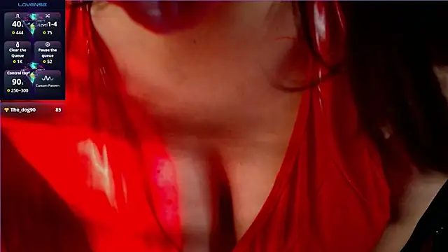 Snapshot of Goddess_Sophie chatting on 10/17/25, 12:58 Goddess Sophie online show from 10/17/25, 12:58