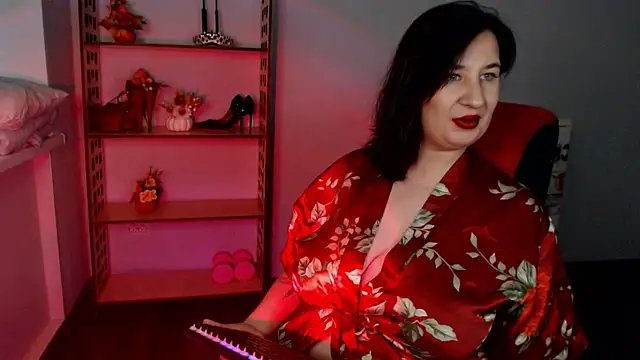 Snapshot of Goddess_Sophie chatting on 11/16/25, 08:20 Goddess Sophie online show from 11/16/25, 08:20