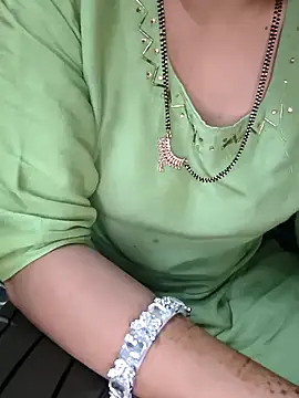 kaveerpooja947 online show from 10/12/25, 04:50