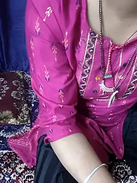 kaveerpooja947 online show from 10/26/25, 04:57