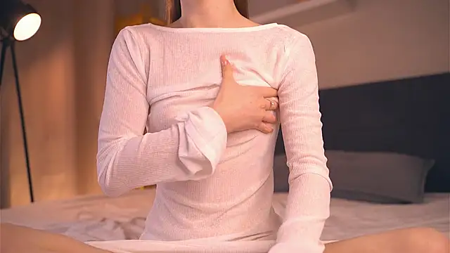 Snapshot of Miss_miracle chatting on 12/18/25, 04:57 Miss miracle online show from 12/18/25, 04:57