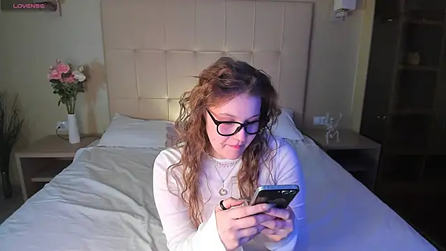 Colleen Blake online show from 10/22/25, 04:18