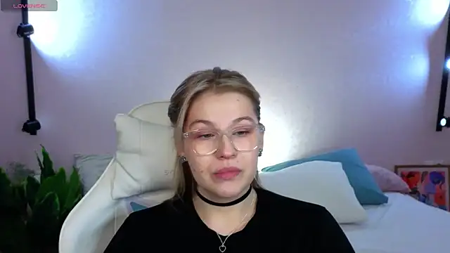 Colleen Blake online show from 04/13/26, 04:56