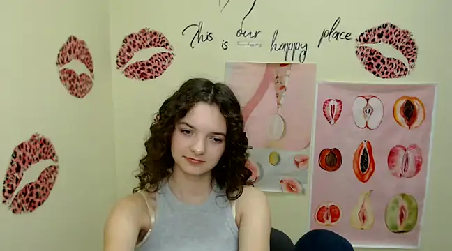 Snapshot of _SusieSu_ chatting on 12/10/24, 01:22 SusieSu online show from 12/10/24, 01:22