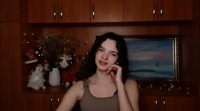 Snapshot of _SusieSu_ chatting on 12/20/24, 02:16 SusieSu online show from 12/20/24, 02:16