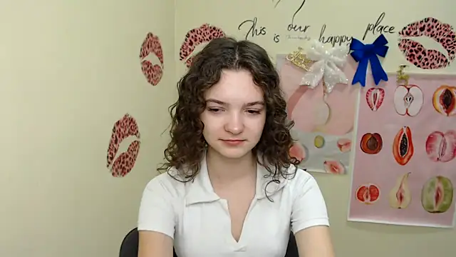Snapshot of _SusieSu_ chatting on 12/23/24, 07:06 SusieSu online show from 12/23/24, 07:06