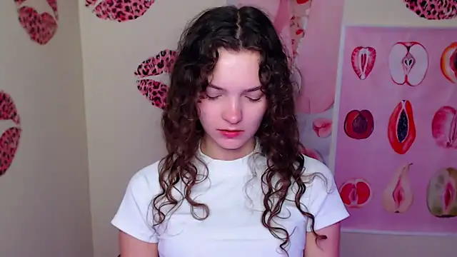 Snapshot of _SusieSu_ chatting on 10/24/25, 06:32 SusieSu online show from 10/24/25, 06:32