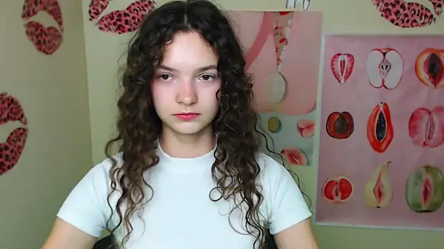 Snapshot of _SusieSu_ chatting on 11/22/25, 07:07 SusieSu online show from 11/22/25, 07:07