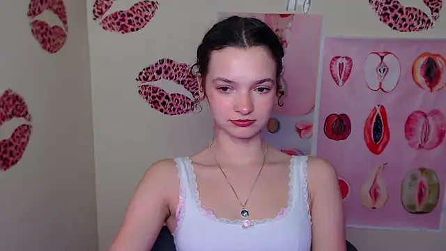 Snapshot of _SusieSu_ chatting on 12/16/25, 01:27 SusieSu online show from 12/16/25, 01:27