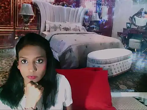 Snapshot of IndianLoveBug chatting on 01/08/25, 05:15 IndianLoveBug online show from 01/08/25, 05:15
