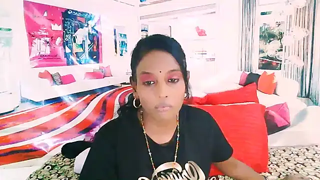 Snapshot of IndianLoveBug chatting on 09/15/25, 05:24 IndianLoveBug online show from 09/15/25, 05:24