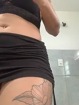 Snapshot of Gabrielleof chatting on 02/05/26, 02:11 Gabrielleof online show from 02/05/26, 02:11