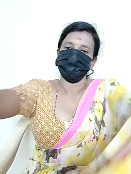 Snapshot of akshara_22 chatting on 12/12/24, 04:43 akshara 22 online show from 12/12/24, 04:43