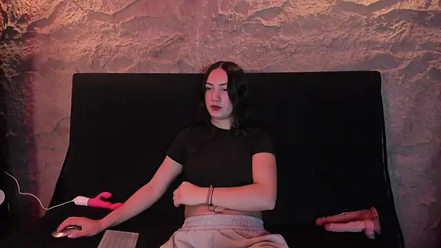 Snapshot of Scarlett__Fox__ chatting on 02/04/26, 11:27 Scarlett Fox online show from 02/04/26, 11:27