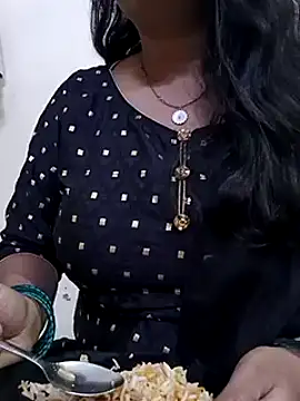 Snapshot of Anamika_Kapoor chatting on 12/24/24, 10:39 Anamika Kapoor online show from 12/24/24, 10:39