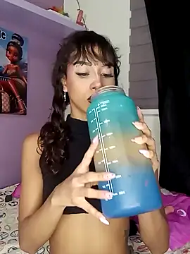 Snapshot of Chelsea__2 chatting on 12/15/24, 12:18 Chelsea 2 online show from 12/15/24, 12:18