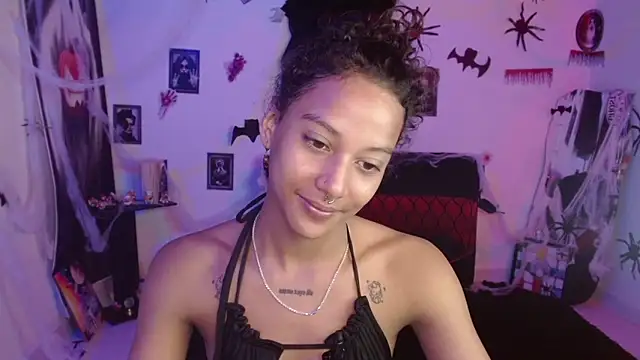 Snapshot of Chelsea__2 chatting on 10/25/25, 12:45 Chelsea 2 online show from 10/25/25, 12:45