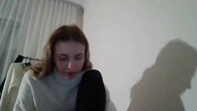 Snapshot of Sweety_Nika chatting on 01/11/25, 12:01 Sweety Nika online show from 01/11/25, 12:01