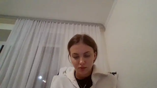 Snapshot of Sweety_Nika chatting on 01/12/25, 01:32 Sweety Nika online show from 01/12/25, 01:32