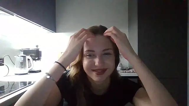 Snapshot of Sweety_Nika chatting on 10/21/25, 08:09 Sweety Nika online show from 10/21/25, 08:09