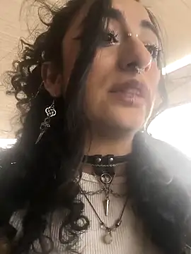 Lila Desiree online show from 12/04/25, 08:39