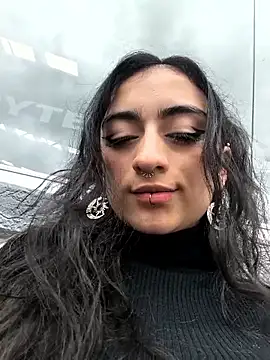 Lila Desiree online show from 04/11/26, 05:28