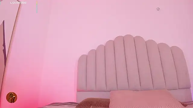 Snapshot of Nikki_Angel_ chatting on 02/19/26, 07:10 Nikki Angel online show from 02/19/26, 07:10