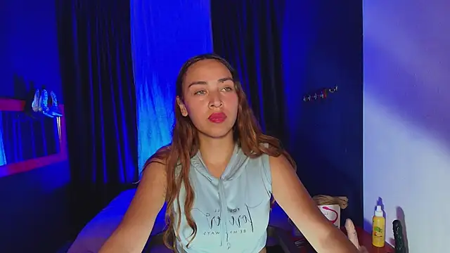 Snapshot of DevoniCollins chatting on 01/13/25, 07:53 DevoniCollins online show from 01/13/25, 07:53