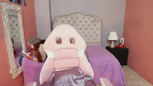 Snapshot of DevoniCollins chatting on 02/13/25, 11:26 DevoniCollins online show from 02/13/25, 11:26