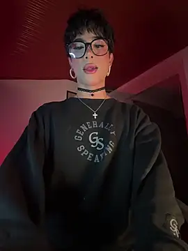 Snapshot of sue___0 chatting on 12/14/25, 05:02 sue 0 online show from 12/14/25, 05:02