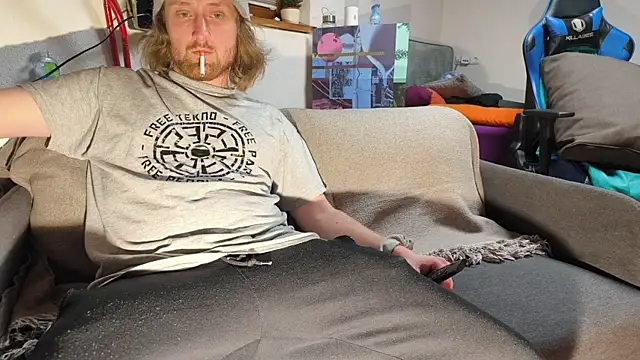 Snapshot of DrownMentallyyy chatting on 03/11/25, 10:09 DrownMentallyyy online show from 03/11/25, 10:09