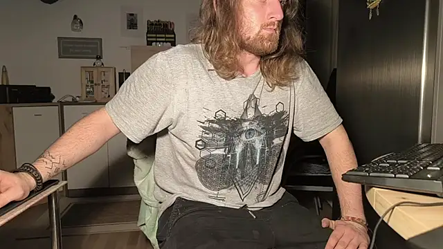 Snapshot of DrownMentallyyy chatting on 10/09/25, 11:36 DrownMentallyyy online show from 10/09/25, 11:36