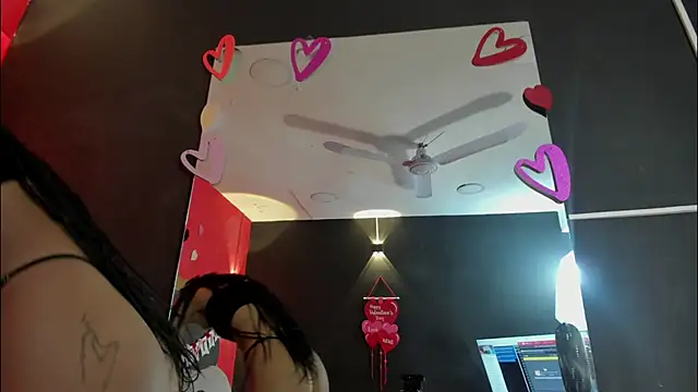 YayaHilton online show from 02/18/26, 04:08