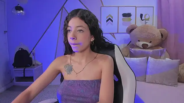 Snapshot of coraltaylor chatting on 02/12/25, 10:04 coraltaylor online show from 02/12/25, 10:04