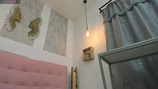 zhamira 21 online show from 09/13/25, 09:14