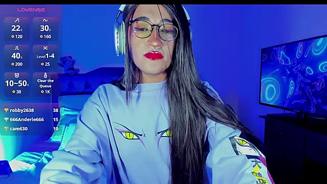 Snapshot of Lararose01 chatting on 12/12/24, 09:19 Lararose01 online show from 12/12/24, 09:19