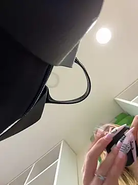 mur girl online show from 12/04/24, 12:58