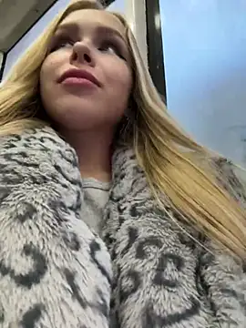 mur girl online show from 12/19/24, 12:45