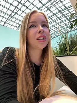 mur girl online show from 12/24/24, 09:50