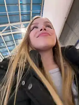 mur girl online show from 12/28/24, 01:17