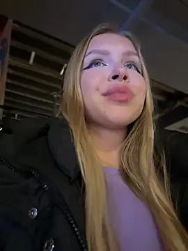 mur girl online show from 01/02/25, 11:20