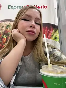 mur girl online show from 01/05/25, 11:15