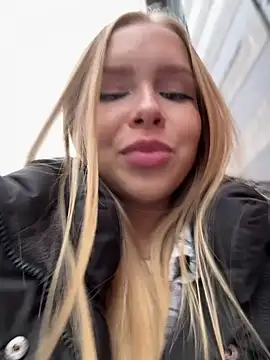 mur girl online show from 02/08/25, 12:39