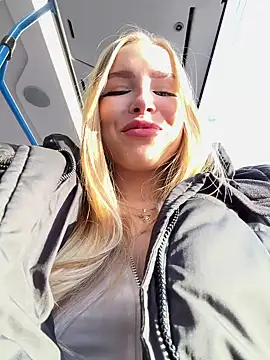 mur girl online show from 02/21/25, 08:40