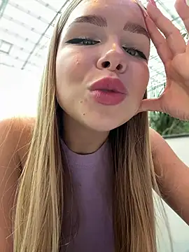 mur girl online show from 02/28/25, 08:31