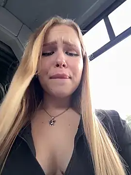 mur girl online show from 10/09/25, 12:36