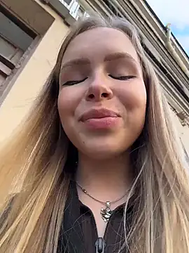 mur girl online show from 10/11/25, 01:09