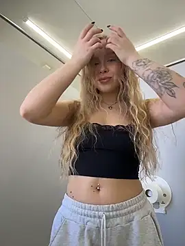 mur girl online show from 04/11/26, 12:31